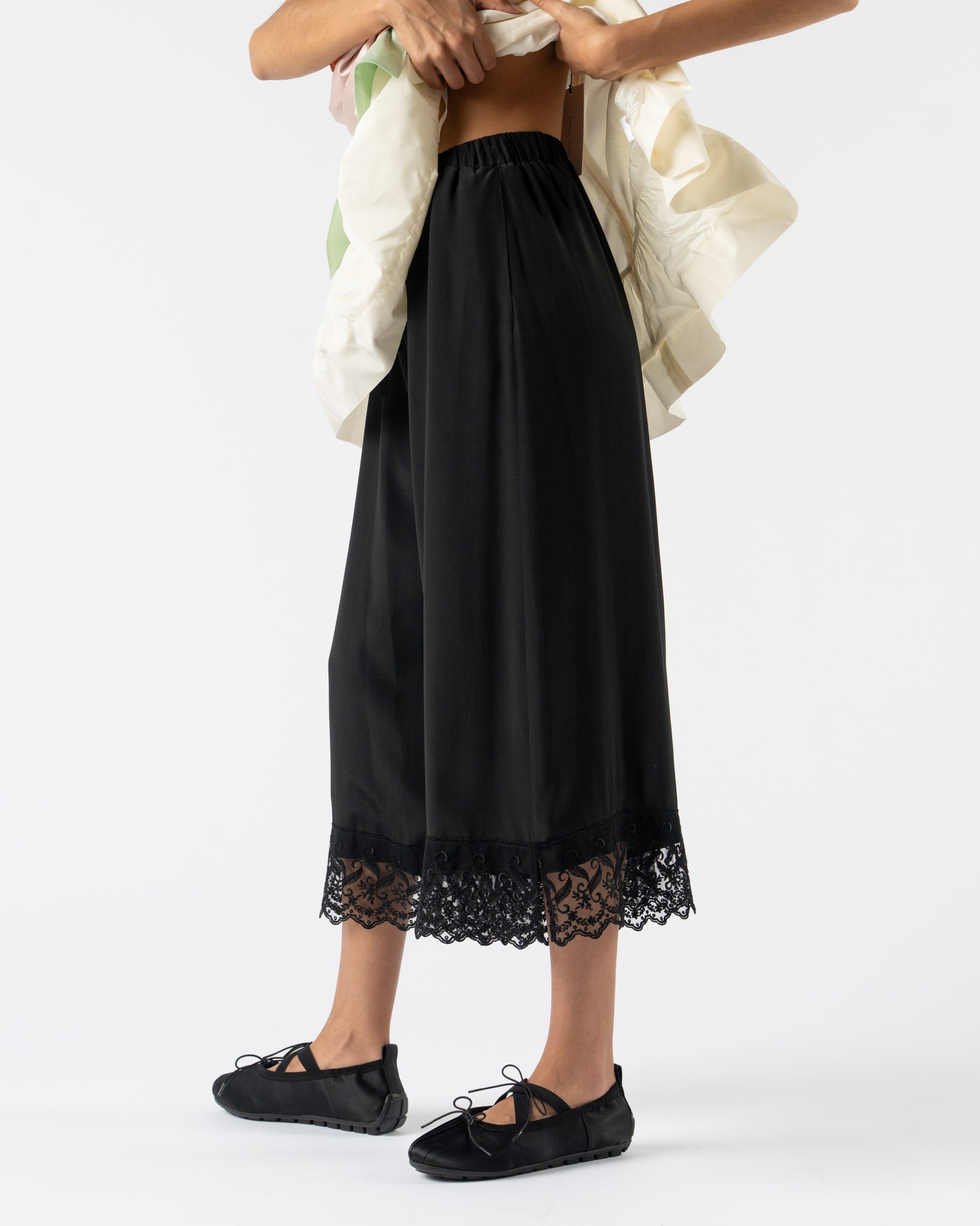 Simone Rocha Cropped Lace Trim Negligee Trousers in Black
